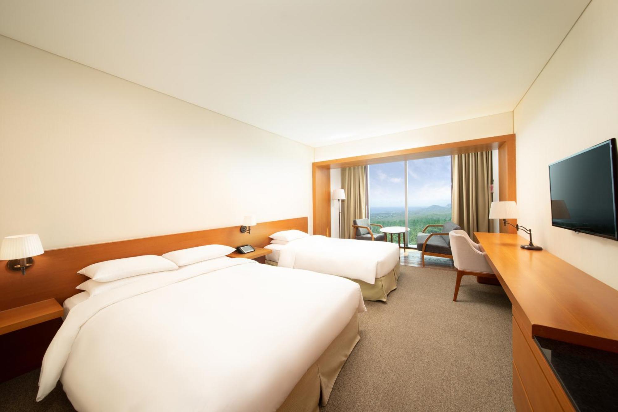 We Hotel Jeju Seogwipo Esterno foto